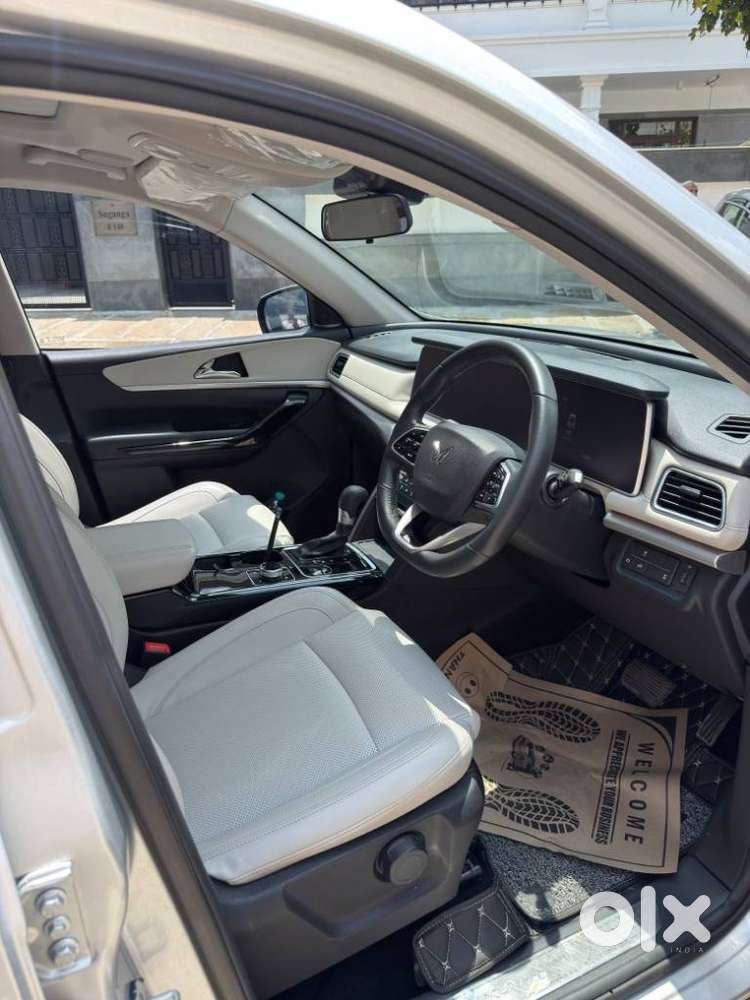 Mahindra XUV700 2.2 AX 7 Diesel AT Luxury Pack Str AWD, 2023, Diesel