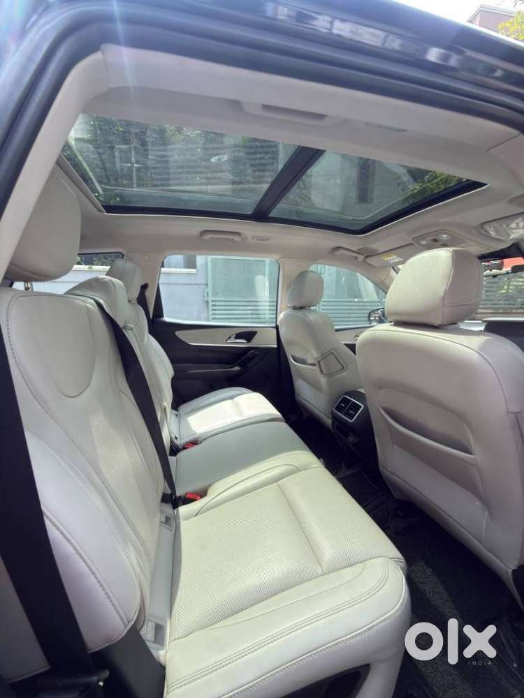 Mahindra XUV700 2.2 AX 7 Diesel AT Luxury Pack Str, 2022, Diesel