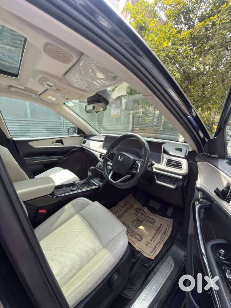 Mahindra XUV700 2.2 AX 7 Diesel AT Luxury Pack Str, 2022, Diesel