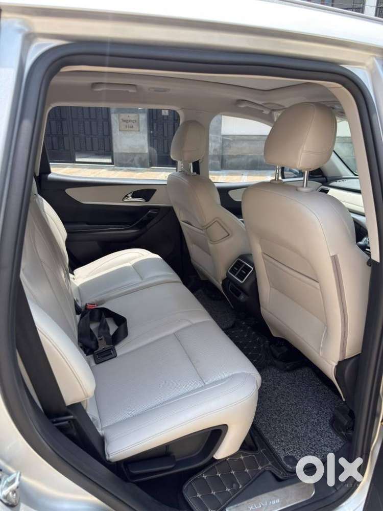 Mahindra XUV700 2.2 AX 7 Diesel AT Luxury Pack Str AWD, 2023, Diesel