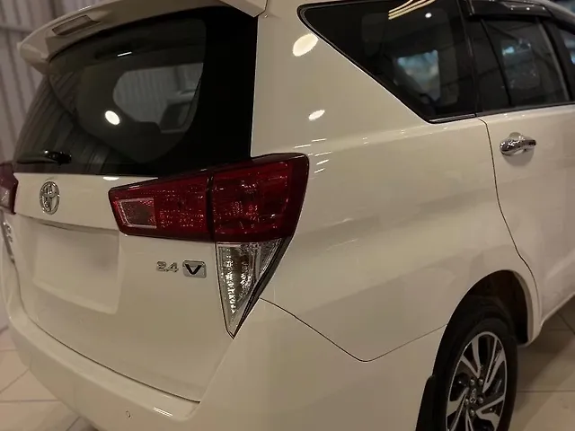 2022 Toyota Innova Crysta VX 2.4 7 STR