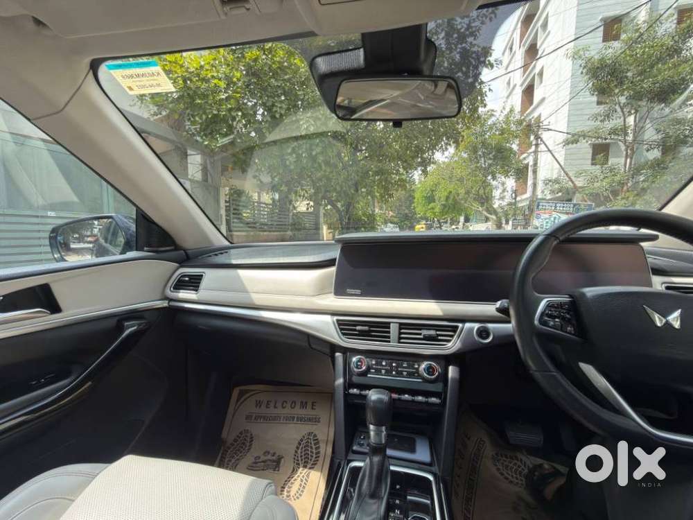 Mahindra XUV700 2.2 AX 7 Diesel AT Luxury Pack Str, 2022, Diesel