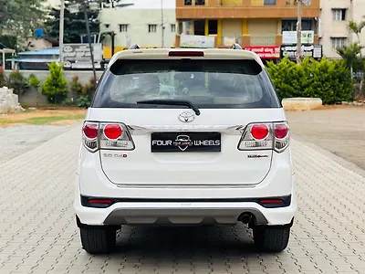2013 Toyota Fortuner