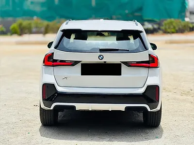 2023 BMW X1 sDrive18d M Sport, photo 4 of 7