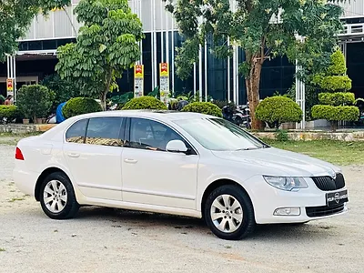 2011 Skoda Superb Elegance 1.8 TSI MT