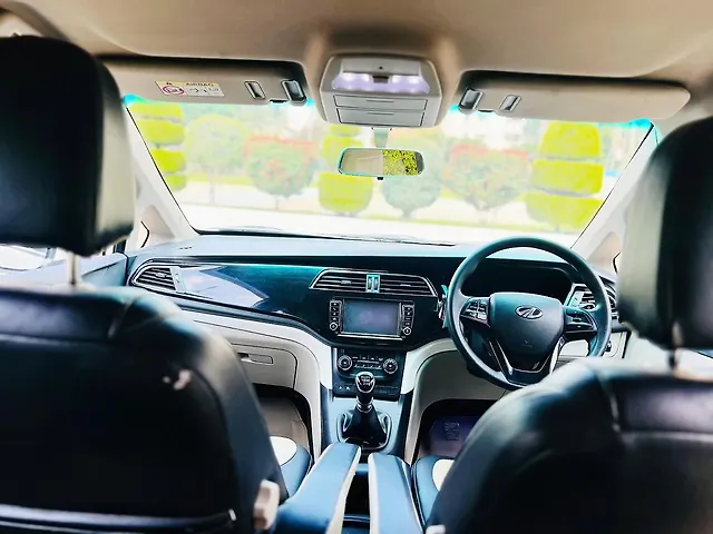 2018 Mahindra Marazzo M6 7 STR