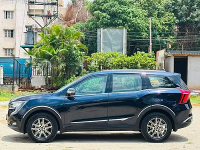 2022 Mahindra XUV700
