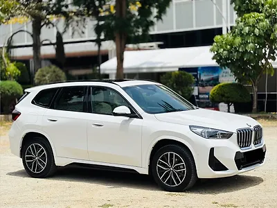 2023 BMW X1 sDrive18d M Sport, photo 2 of 7
