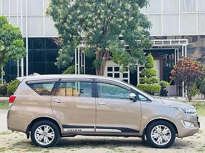 2019 Toyota Innova Crysta