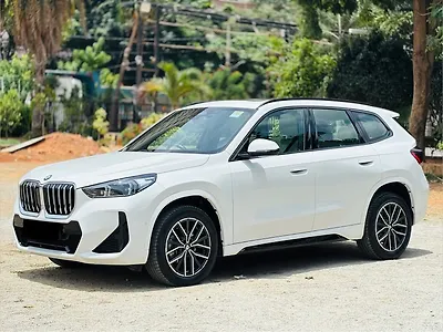 2023 BMW X1 sDrive18d M Sport, photo 3 of 7