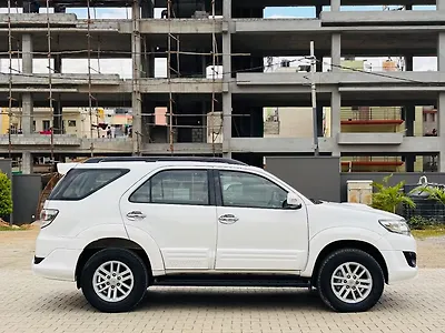 2013 Toyota Fortuner