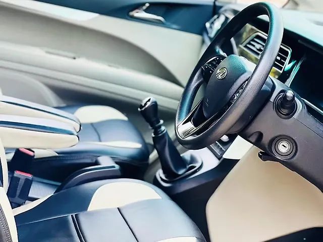 2018 Mahindra Marazzo M6 7 STR